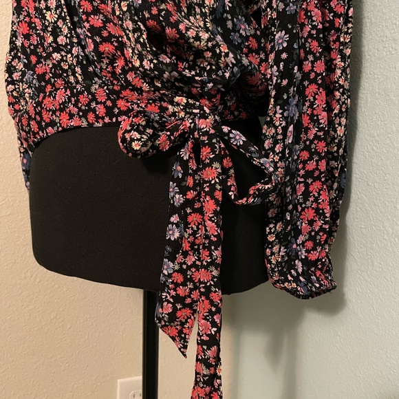 American Eagle cropped top, size m - Picture 7 of 8